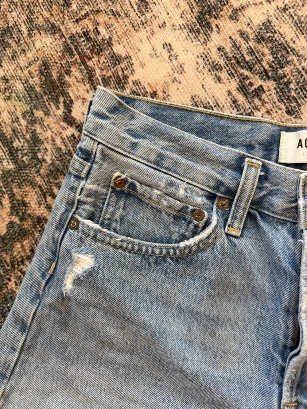 AGOLDE High‎ Rise Jean Shorts Light Wash Distressed 24